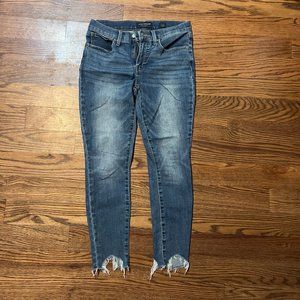 NWOT Lucky Brand Ava Mid-Rise Destroyed Hem Skinny Jeans Sz 4